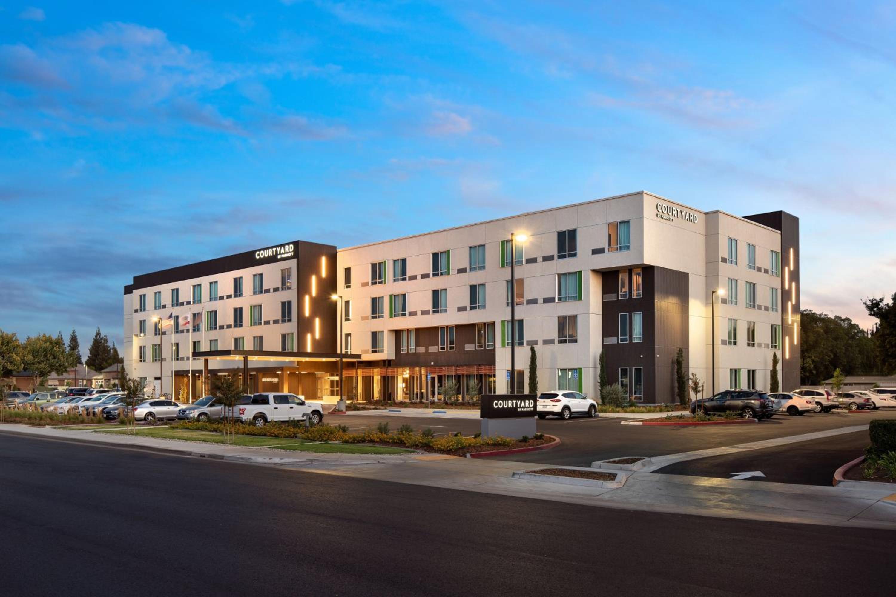 Courtyard by Marriott Fresno Clovis in Fresno, Ca