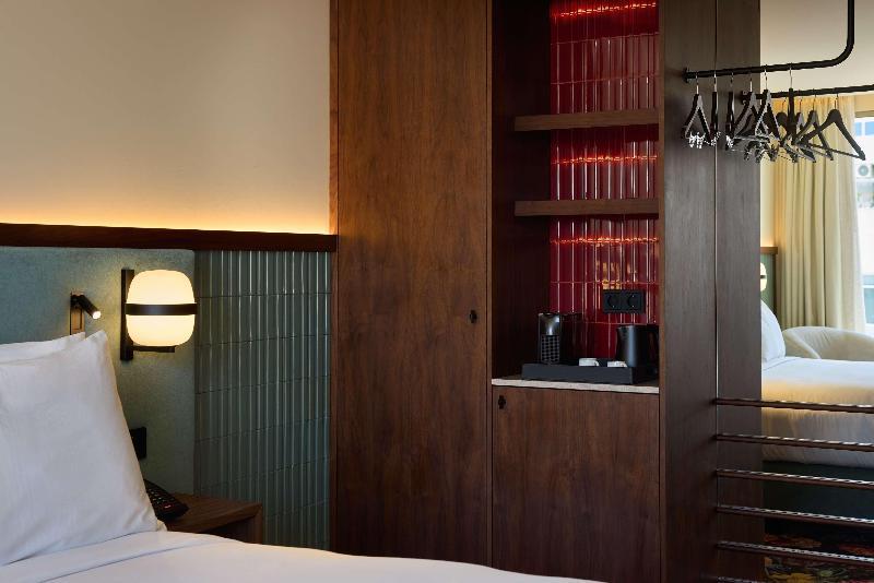 Duo Hotel Lisbon, Curio Collection by Hilton in Lisbon