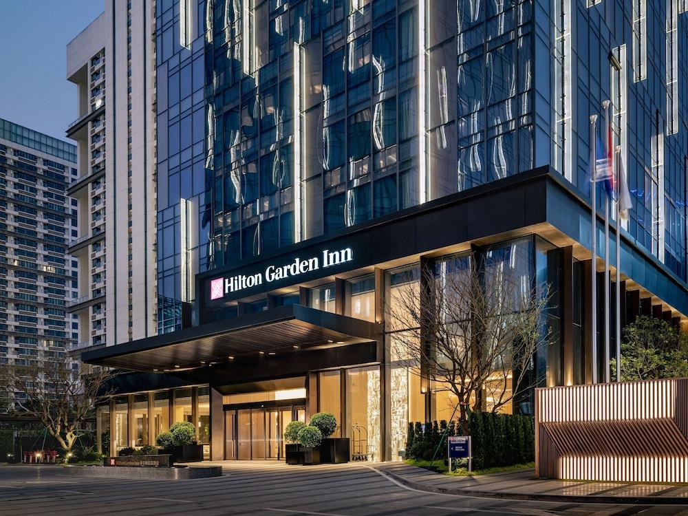 Hilton Garden Inn Shenzhen World Exhibition & Convention Center in Shenzhen