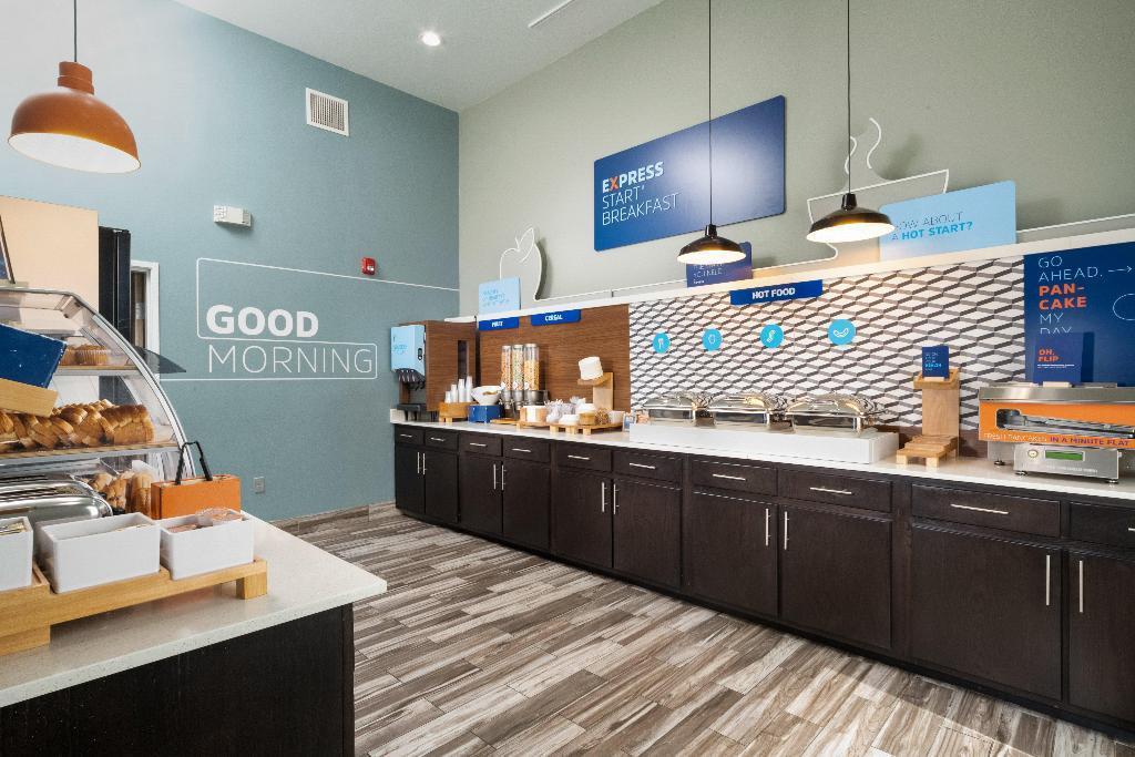 Holiday Inn Express And Suites- Memphis Arpt Elvis Presley Blv in Memphis