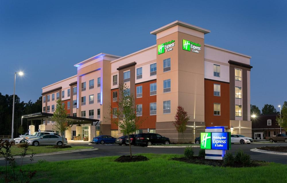 Holiday Inn Express And Suites - Fayetteville South in Fayetteville, Nc