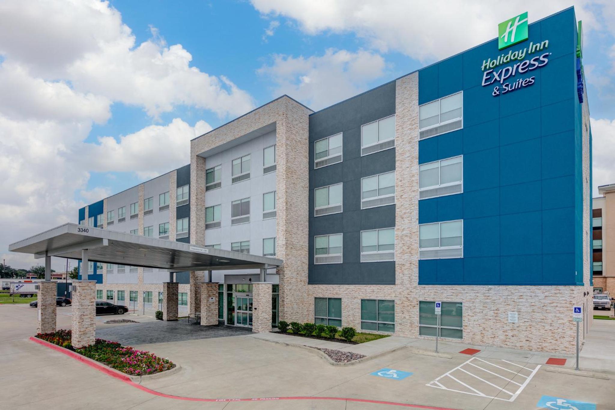 Holiday Inn Express & Suites Dallas ¿ Plano North by IHG in Plano, Tx